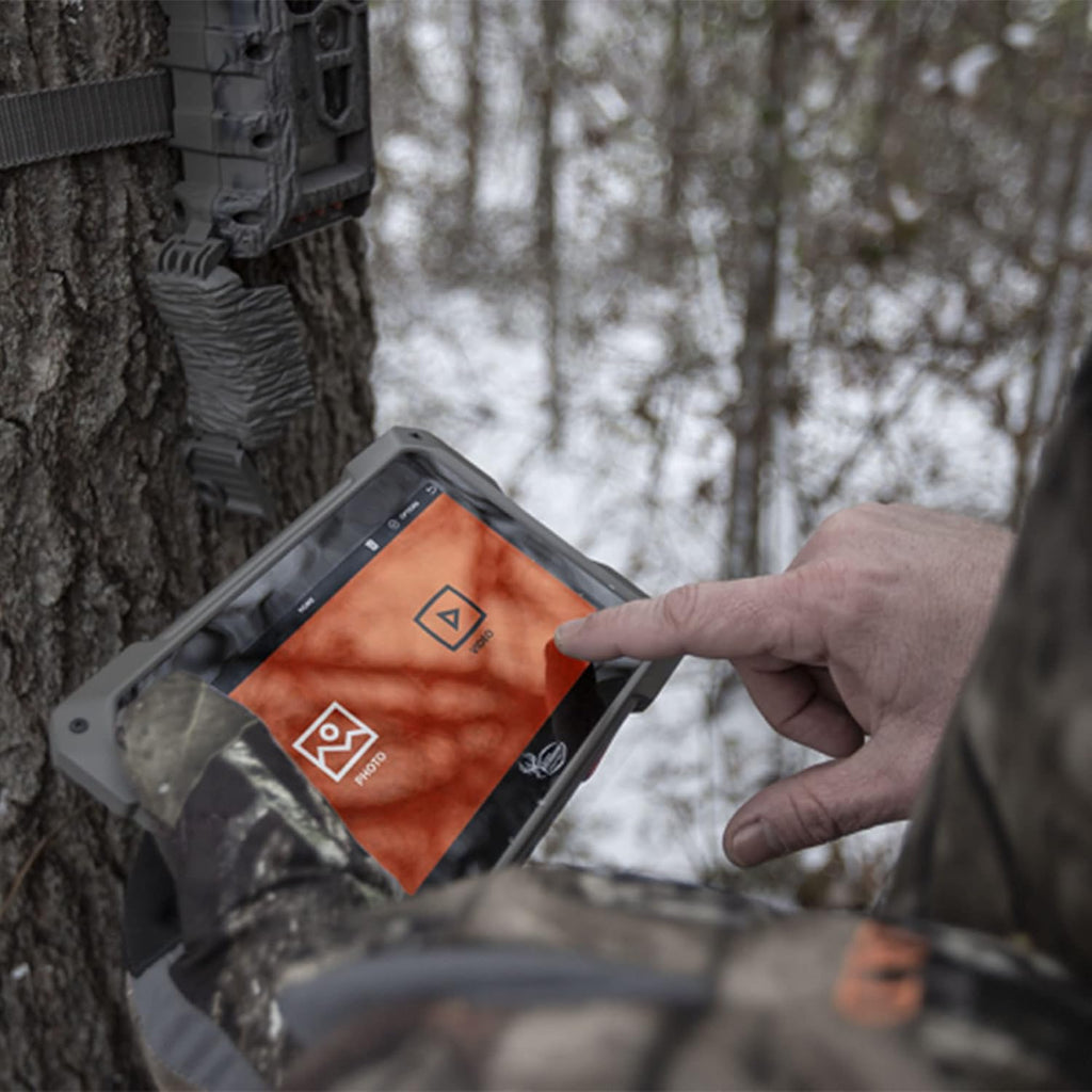 Trail Pad Tablet VU70 Dual SD Card Viewer for Hunting & Wildlife Observation Durable Weather-Resistant Memory Card Reader with 7" Touch Screen