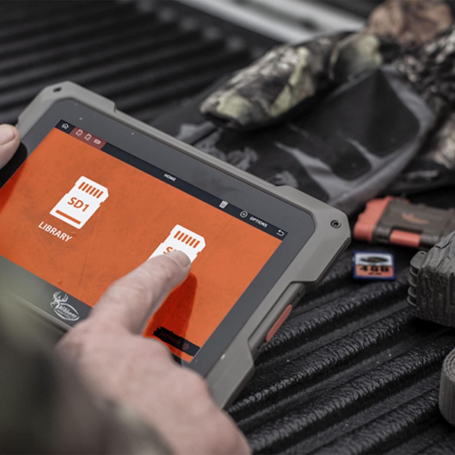 Trail Pad Tablet VU70 Dual SD Card Viewer for Hunting & Wildlife Observation Durable Weather-Resistant Memory Card Reader with 7" Touch Screen